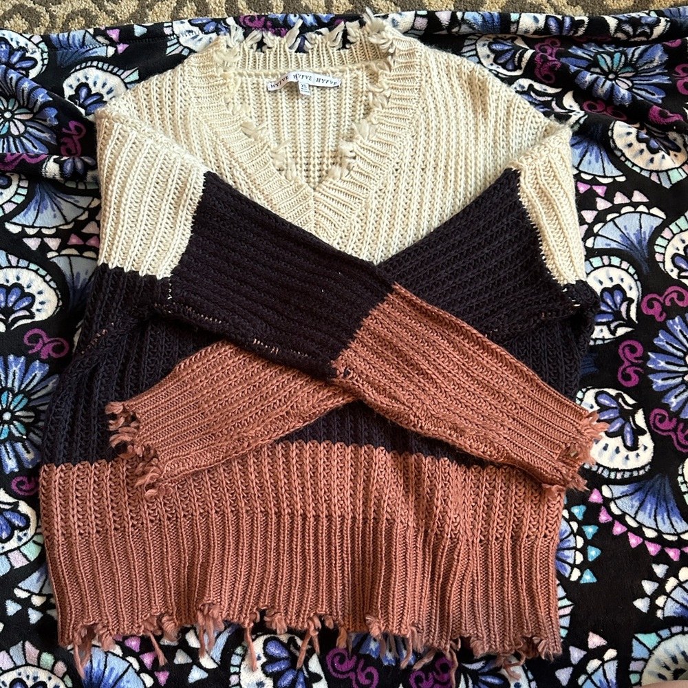 HYFVE V-Neck Sweater in Cream, Navy Blue, and Dusty Rose
